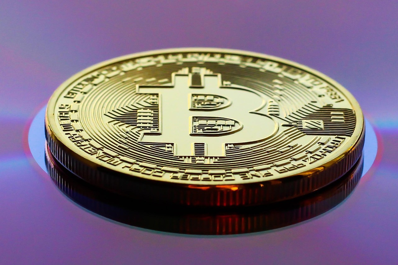老凤祥黄金手镯，价格与价值并存的艺术品，一克多少钱？