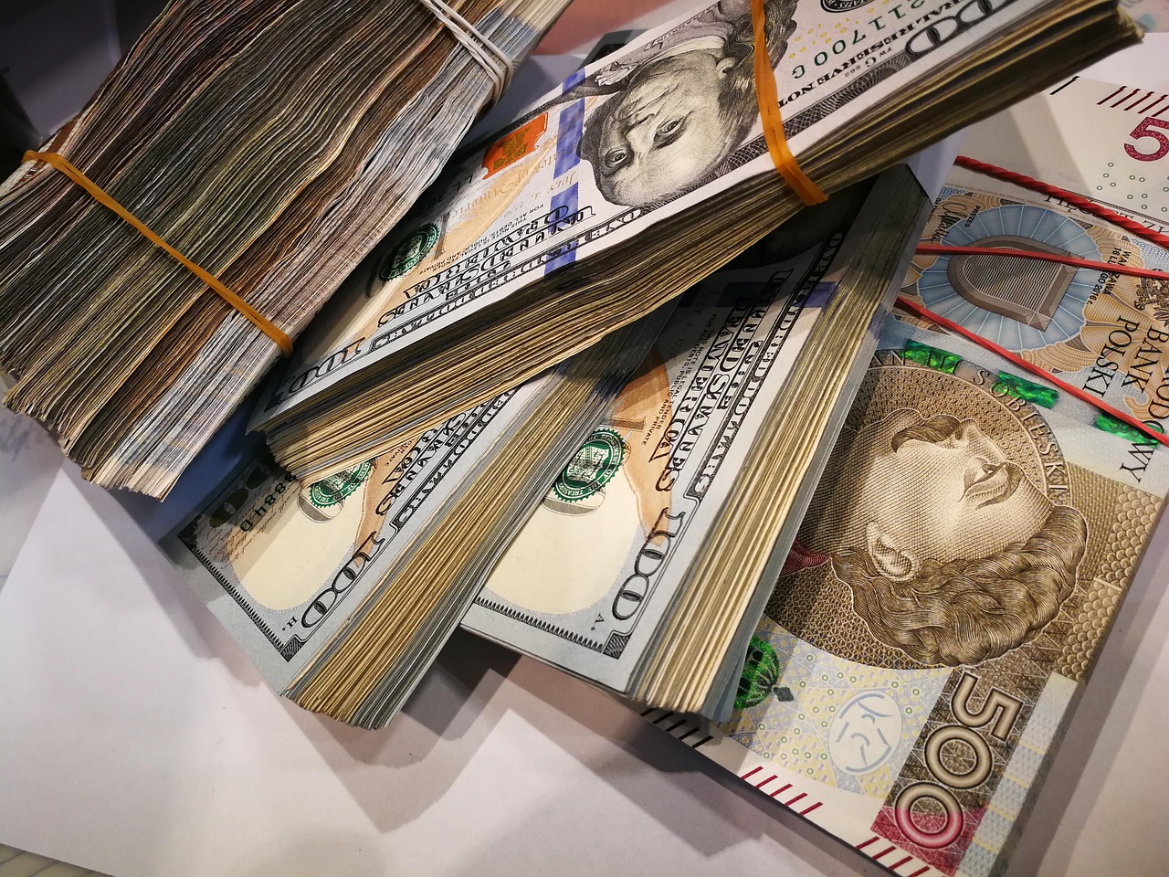 铂金价格走势分析，现在及未来展望（2024年铂金价格预测）